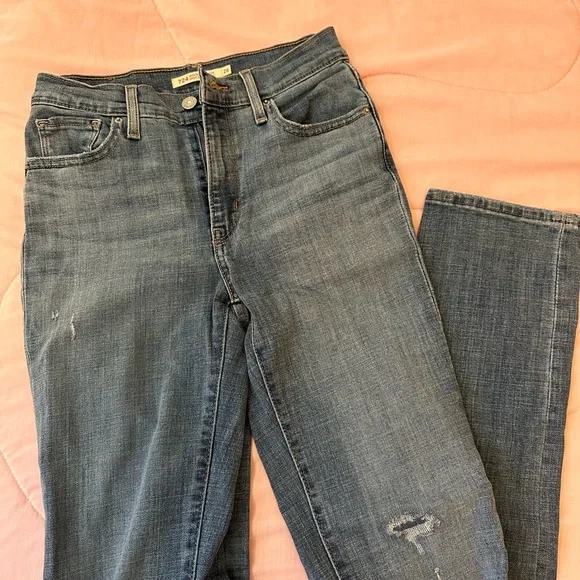 Levi's High Rise Blue Jeans Classic Style - Picture 2 of 3